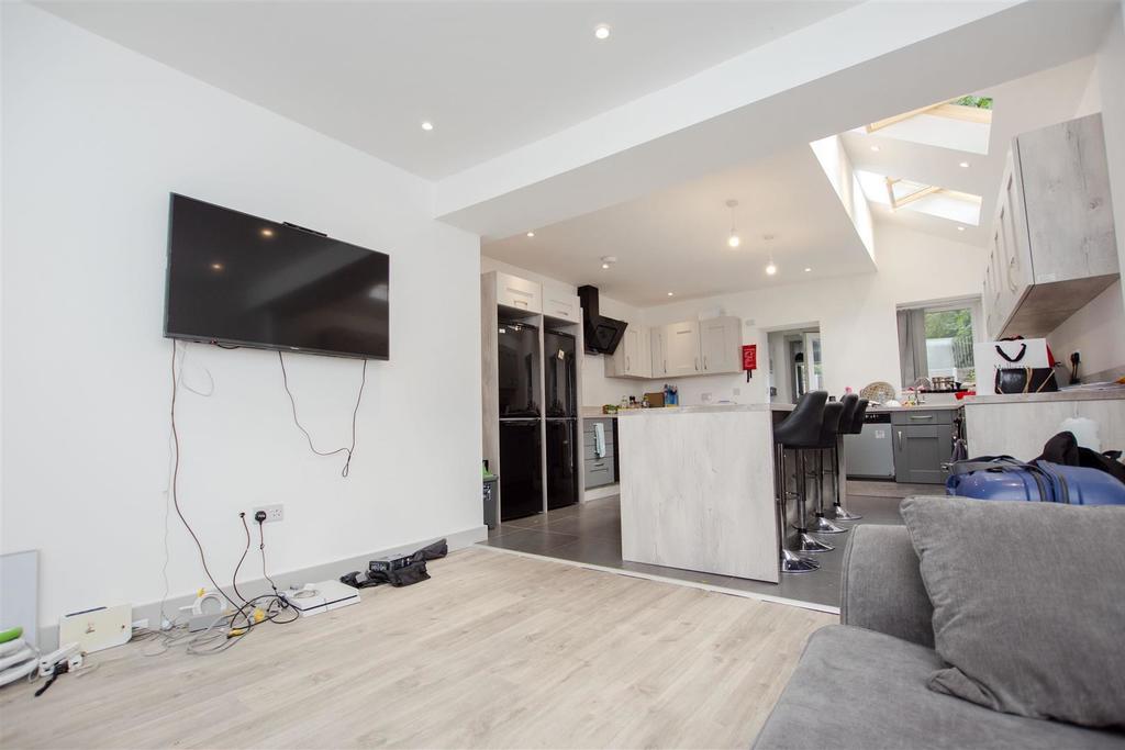 Flat Raddlebarn Road in Birmingham