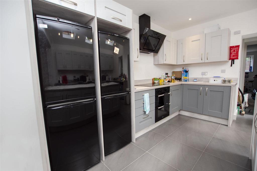 Flat Raddlebarn Road in Birmingham