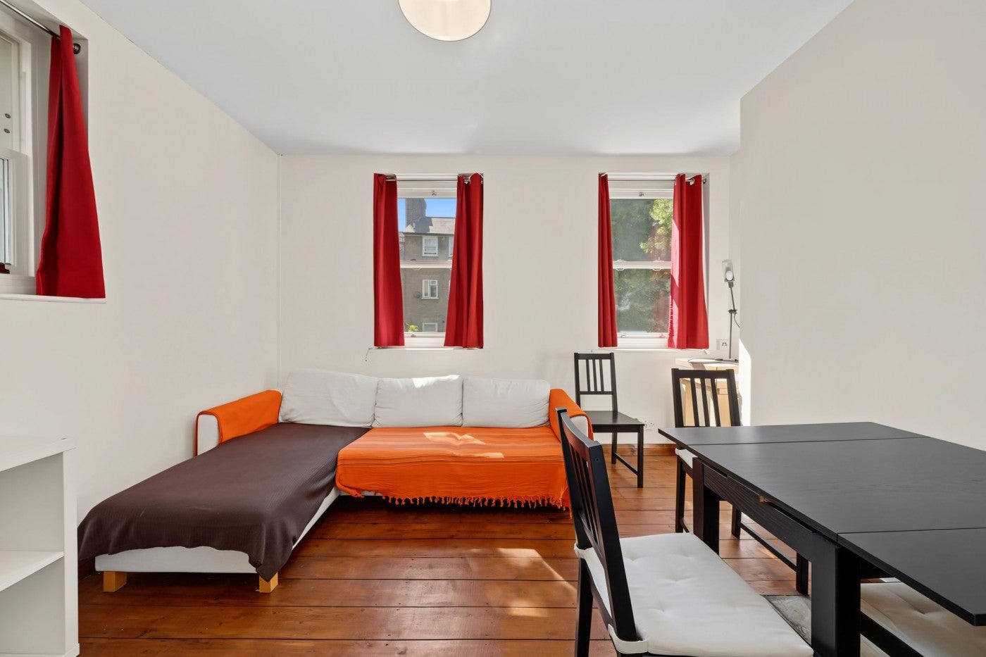 Flat Avenell Road in Greater London
