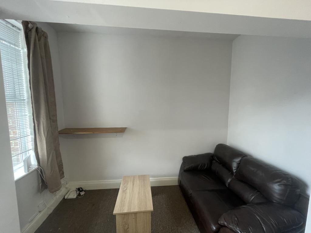 Flat Condercum Road in Newcastle upon Tyne