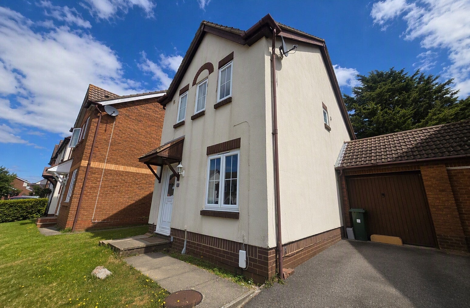 House Brackenbury Close in Brighton