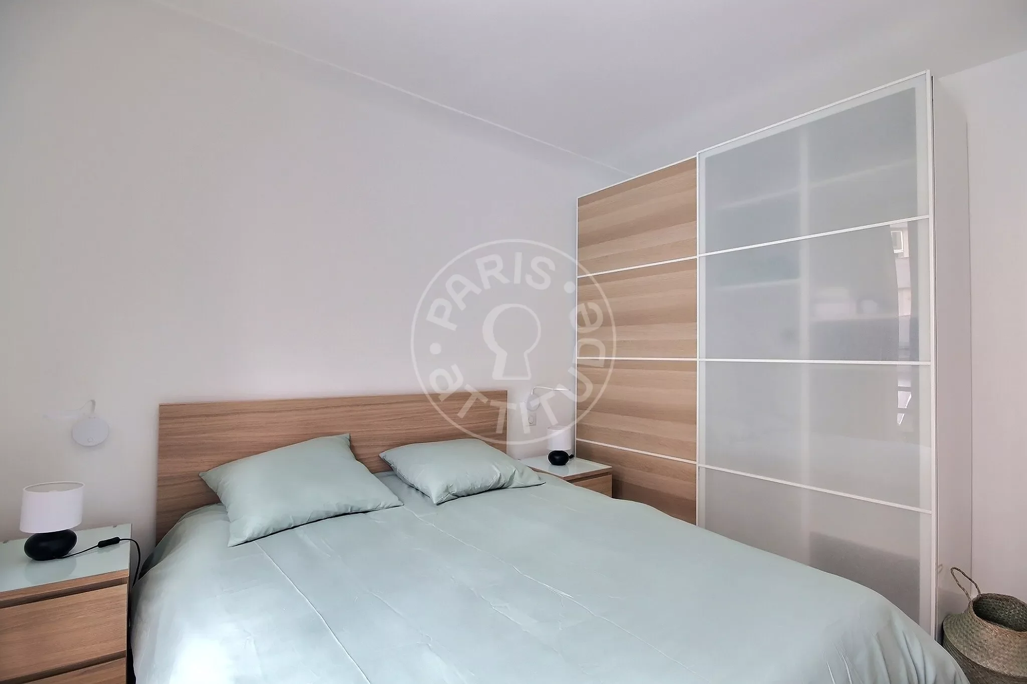 Flat Rue Émile Allez in Paris