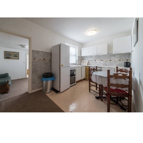 Flat Haydons Road in Greater London