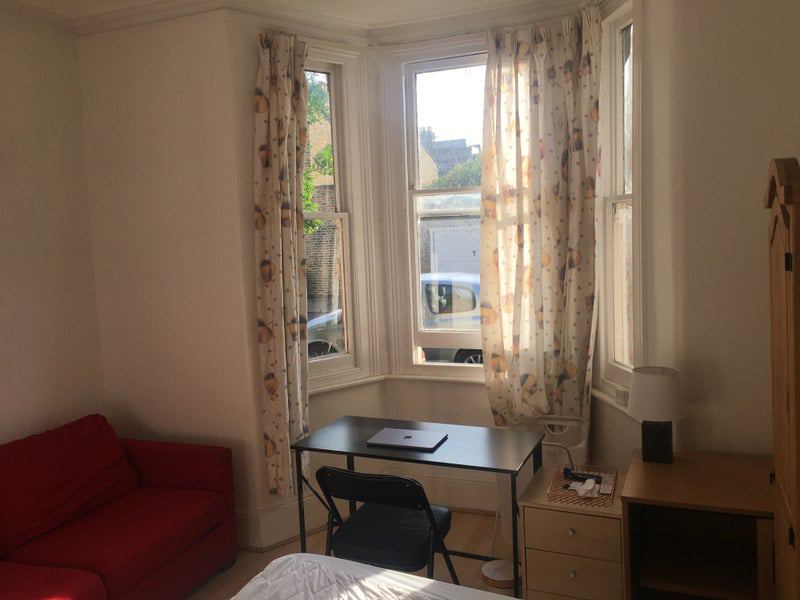 Room Brassey Square in Greater London