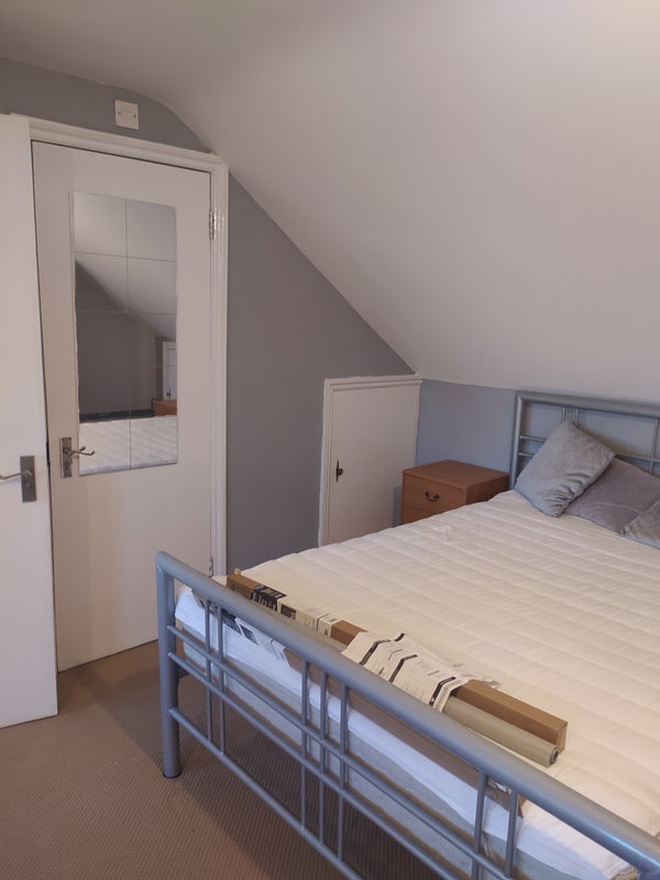 Room Churchill Road in Greater London