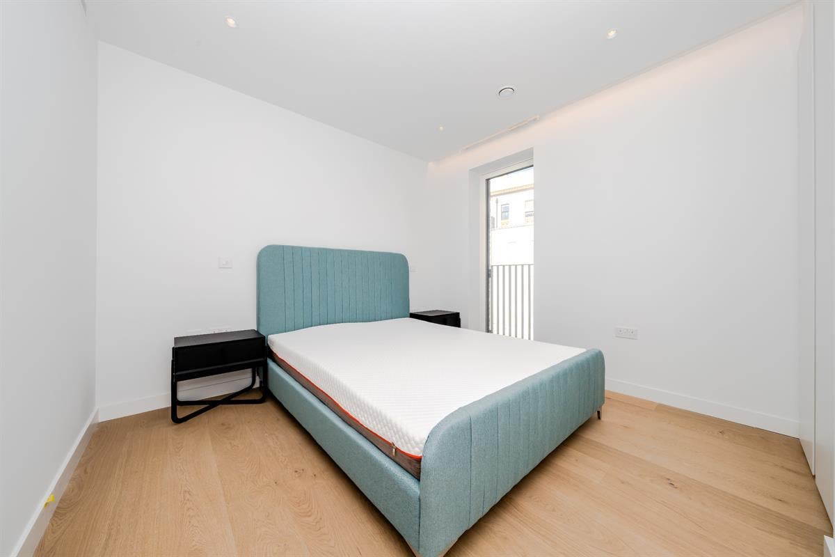Flat Mount Pleasant in Greater London