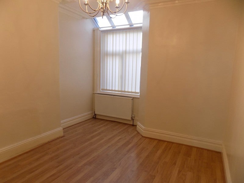 Flat Holmfield Road in Blackpool
