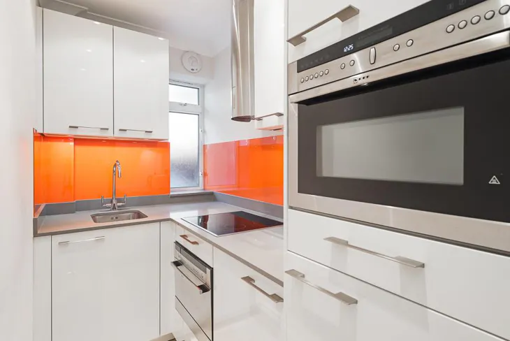 Flat Bywater Street in Greater London