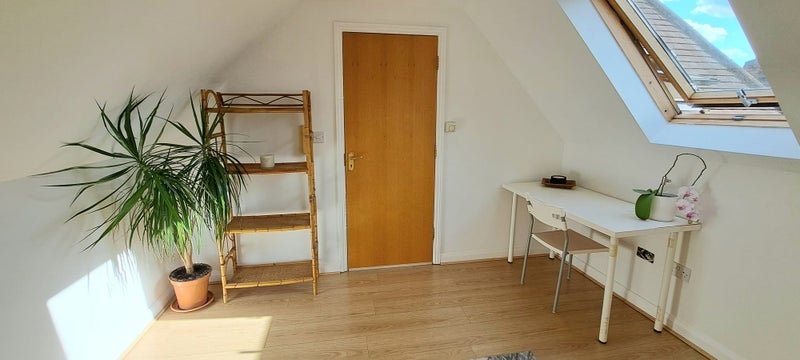Room High Street in Slough