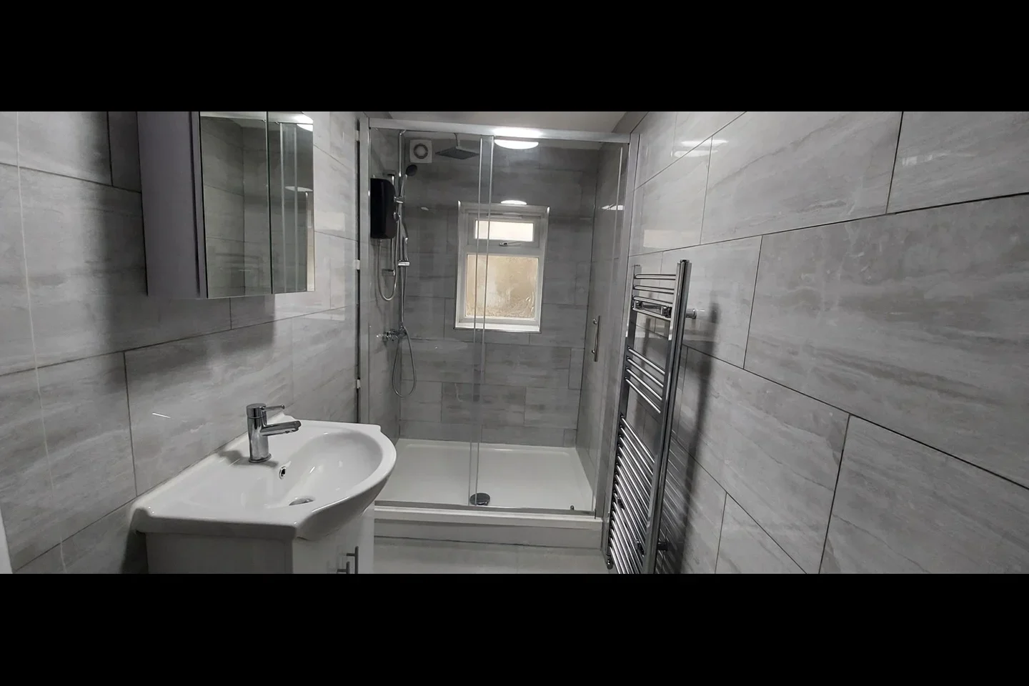 Flat Gilbey Road in Greater London