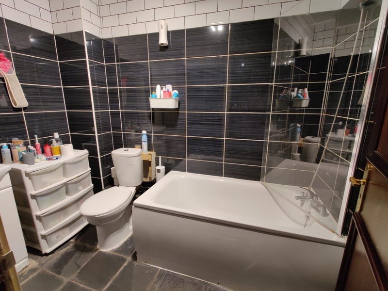 Room Alscot Road in Greater London