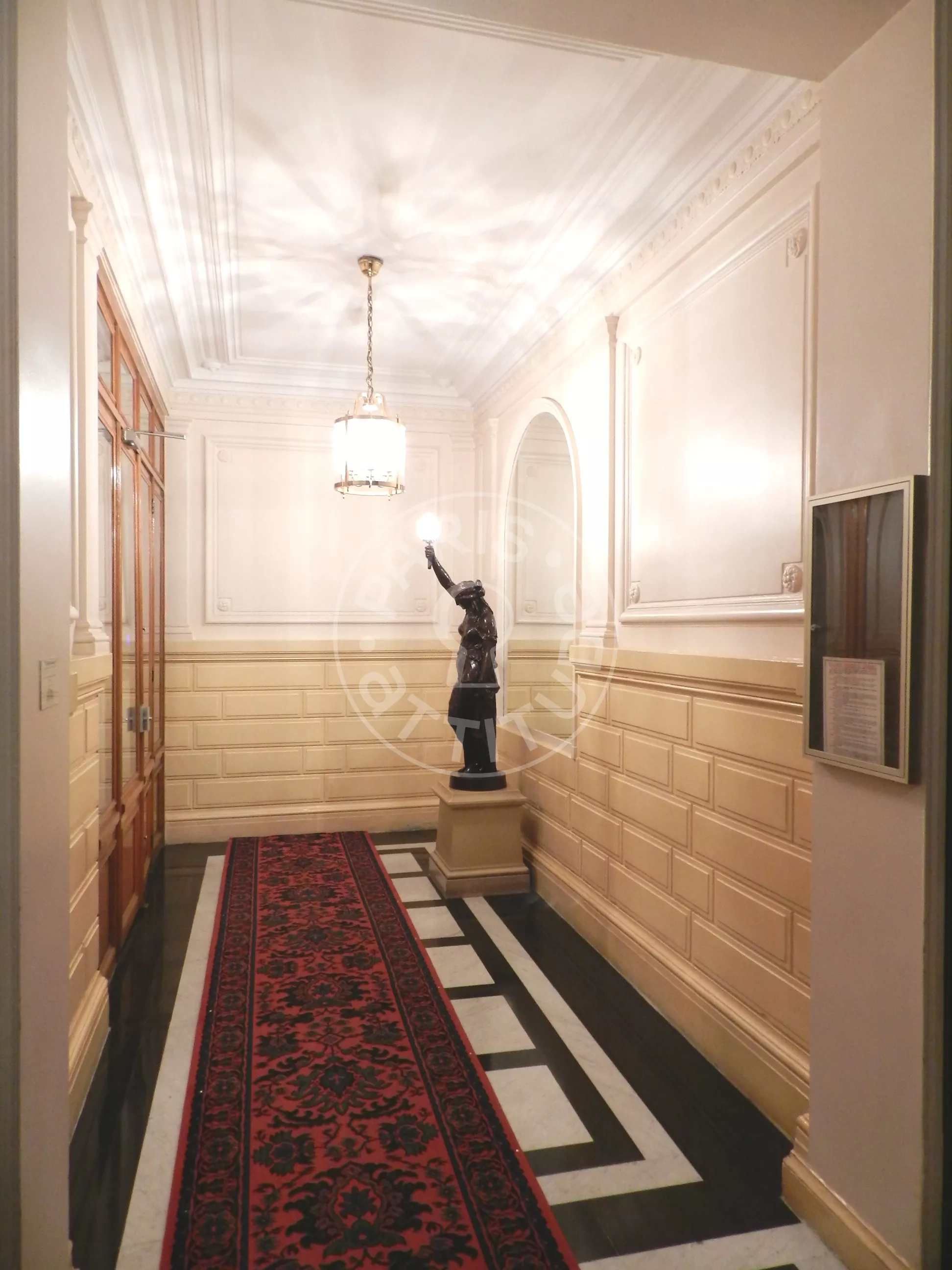 Flat Rue Gounod in Paris
