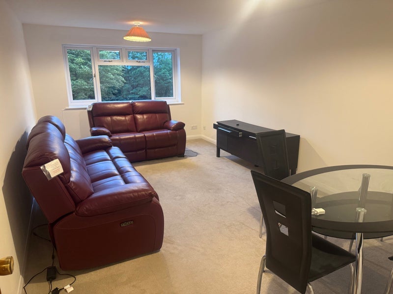 Room Netherheys Drive in Greater London