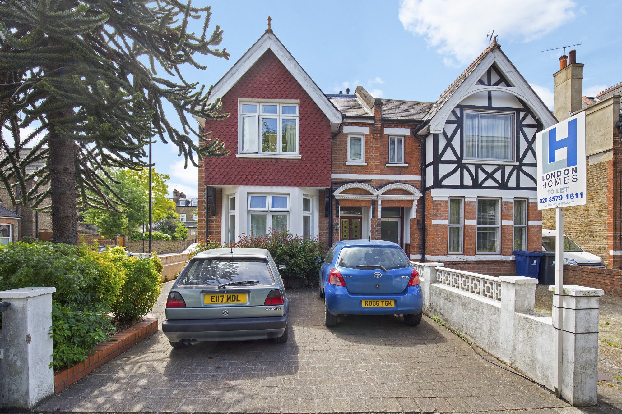 Room Warwick Road in Greater London