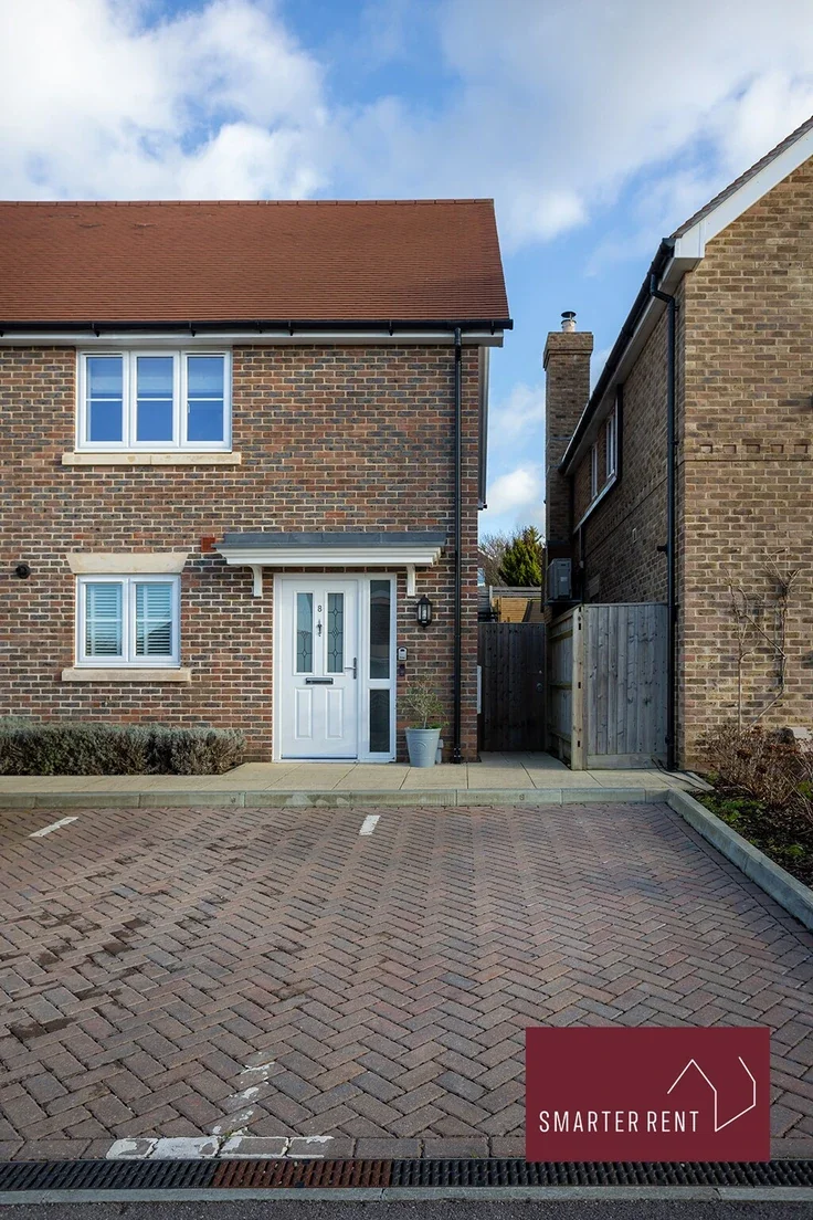 House Wellington Close in Twyford