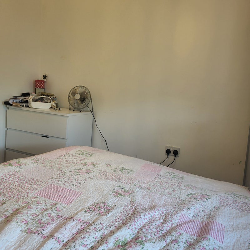 Room Sherwood Close in Greater London