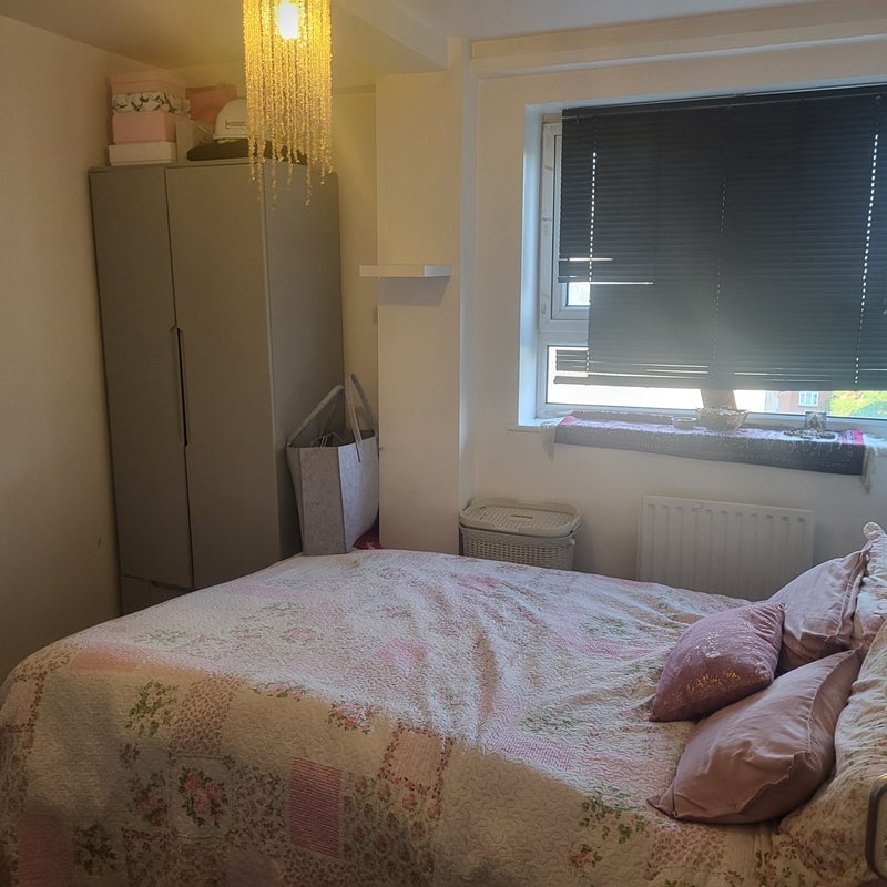 Room Sherwood Close in Greater London