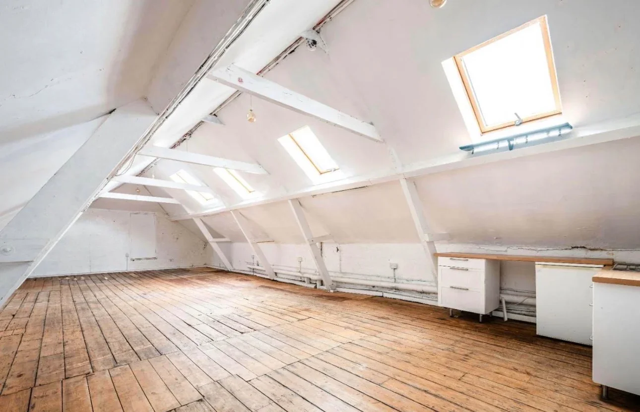 Room Mile End Road in Greater London