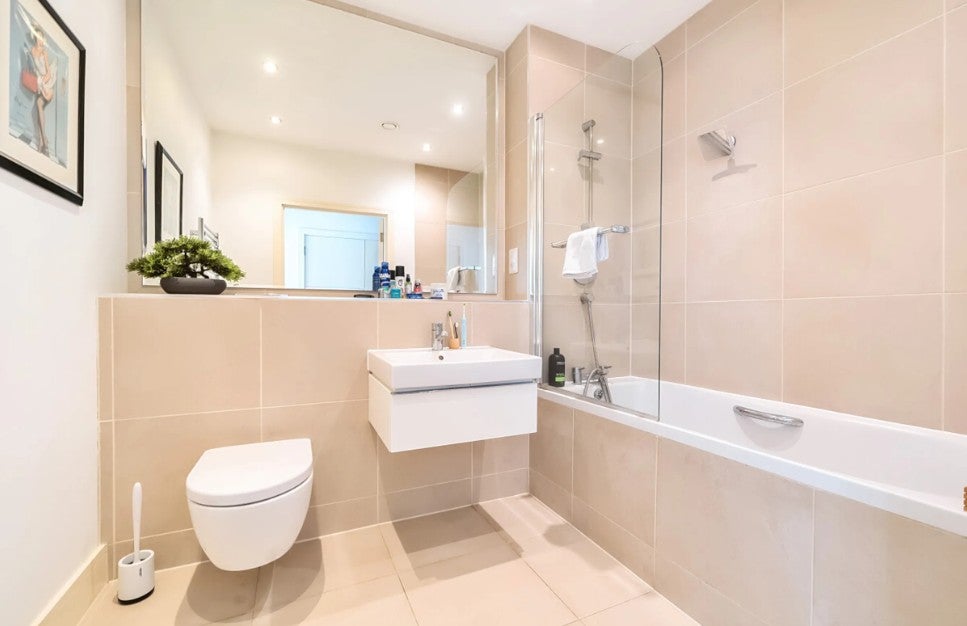Flat Madoc Close in Greater London