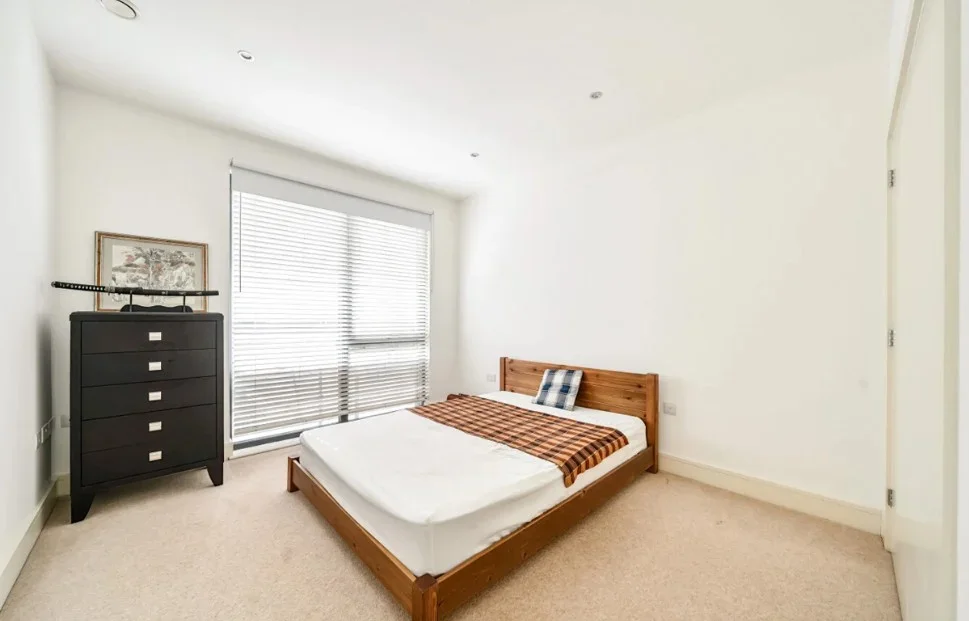 Flat Madoc Close in Greater London