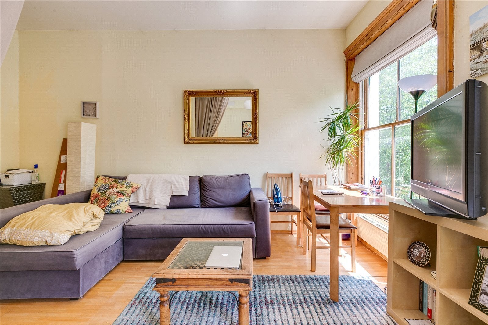 Flat Lower Addison Gardens in Greater London