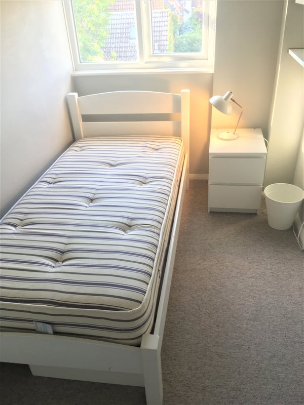 Room Boyd Close in East Hertfordshire
