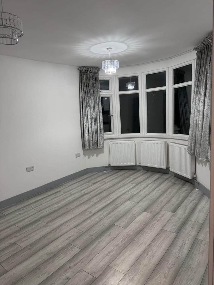 Room Brunel Close in Greater London