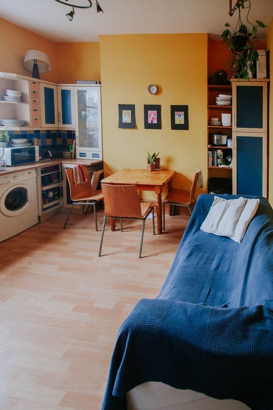 Room Blackstock Road in Greater London