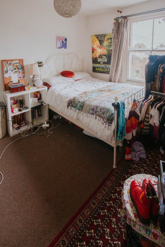 Room Blackstock Road in Greater London