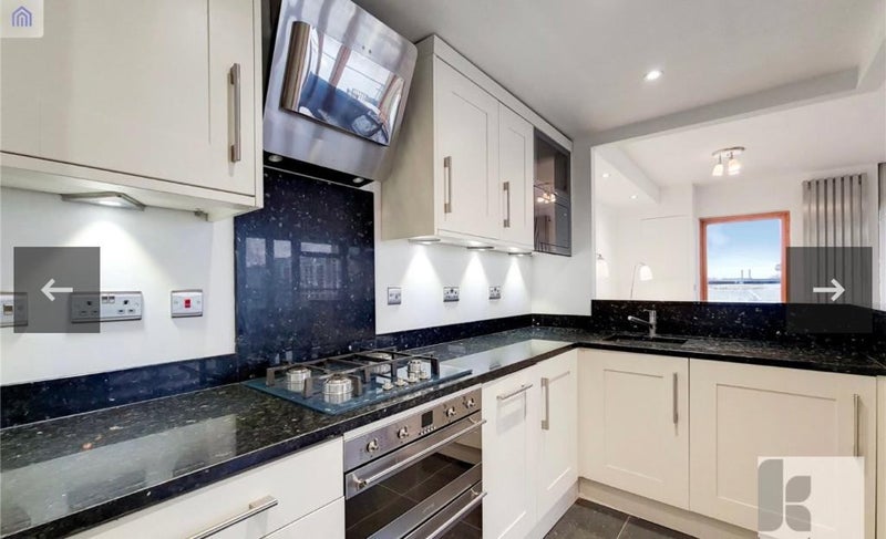 Flat Hanover Avenue in Greater London