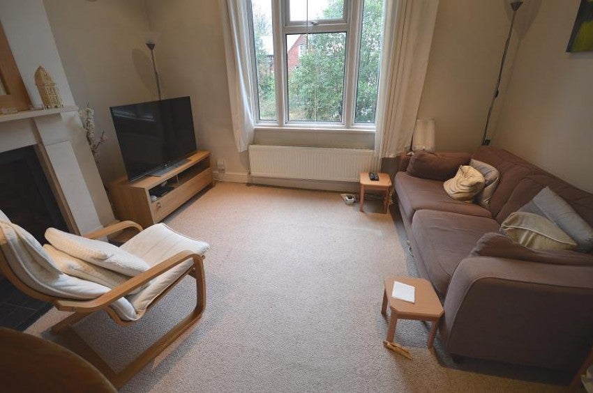 Flat Mauldeth Close in Cheadle