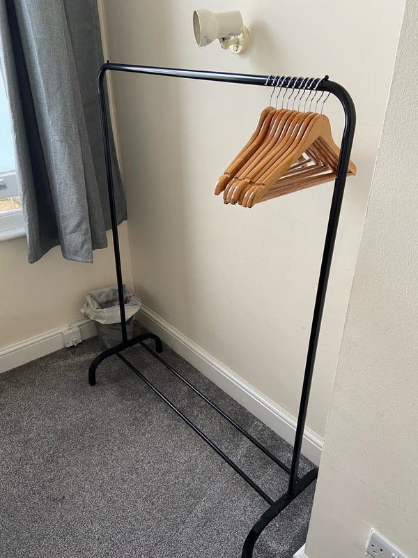 Room Ramsden Road in Greater London