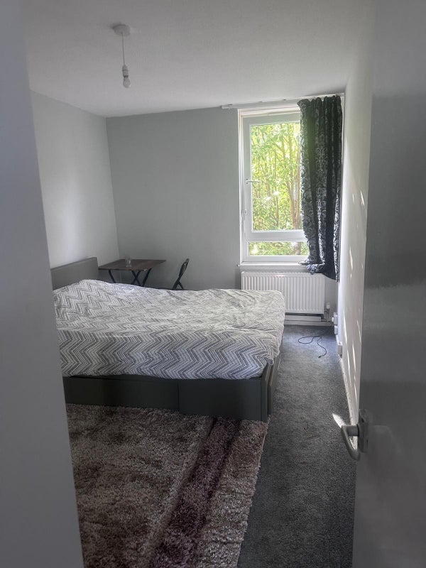 Room Kessock Close in Greater London