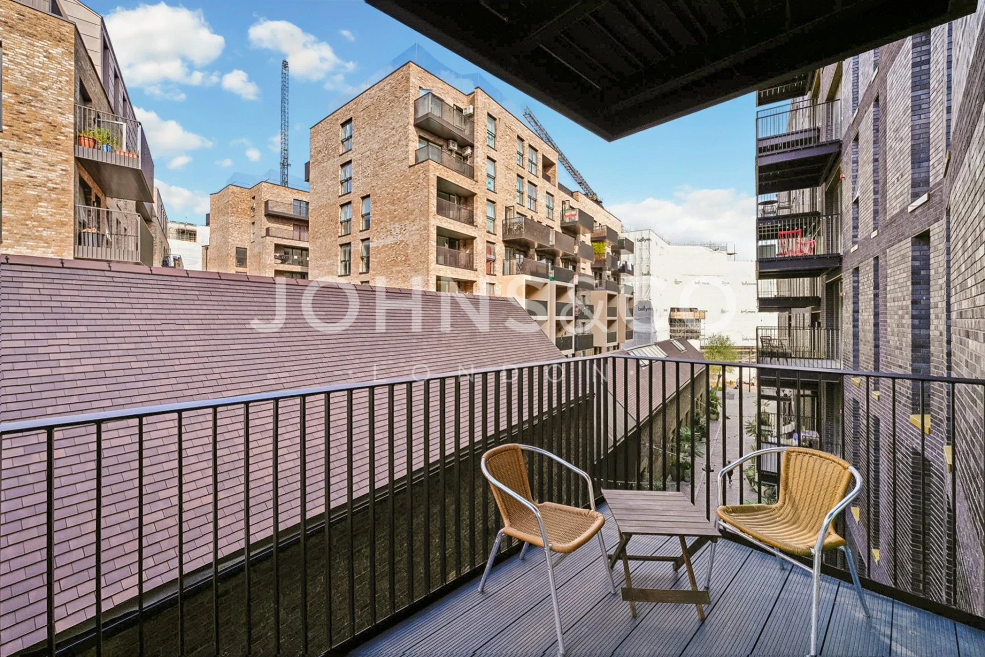 Flat Bradshaw Yard in Greater London