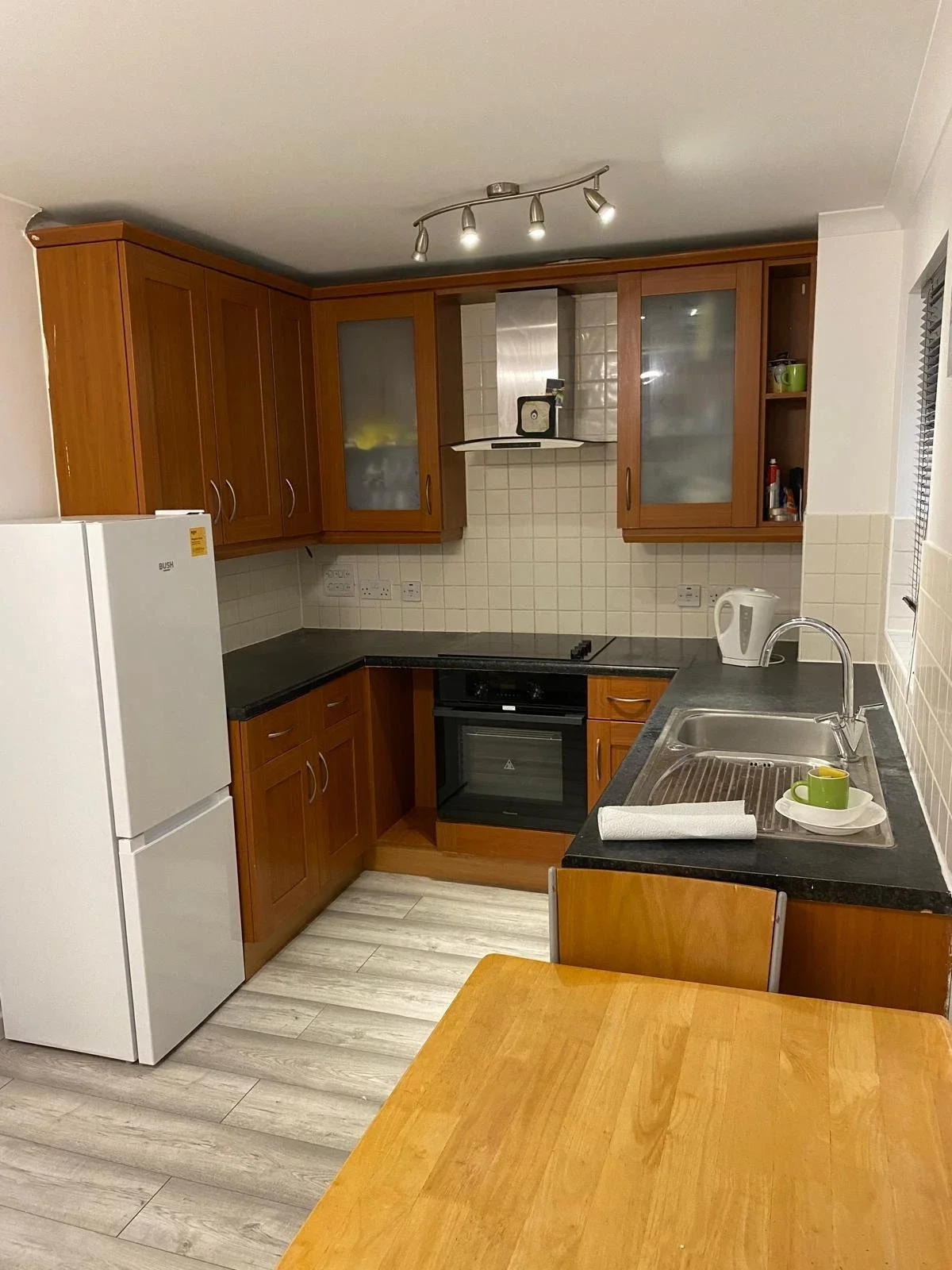 Room Leopold Road in Greater London