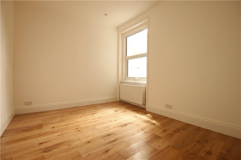 Flat Lower Richmond Road in Greater London
