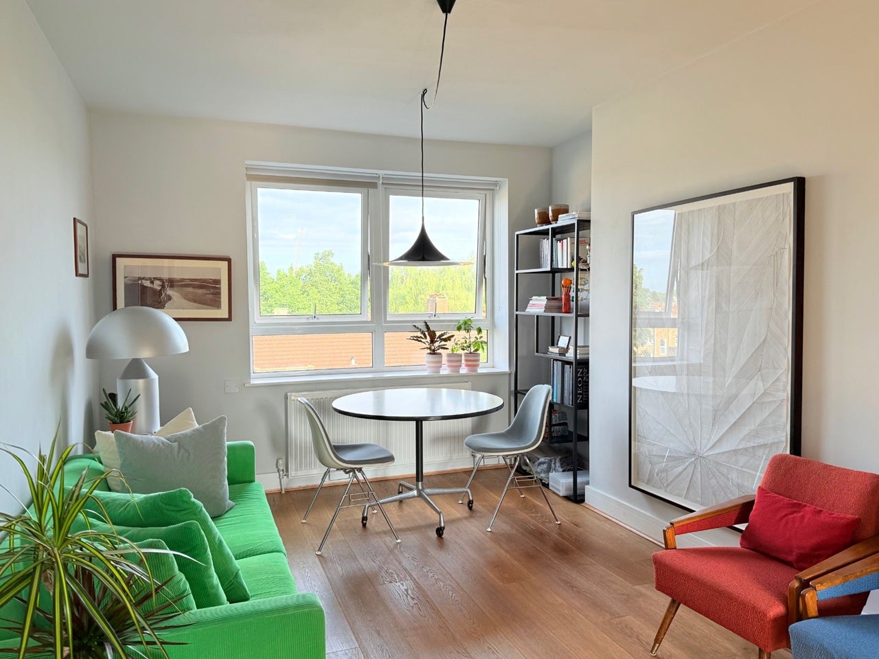 Flat Knebworth Road in Greater London