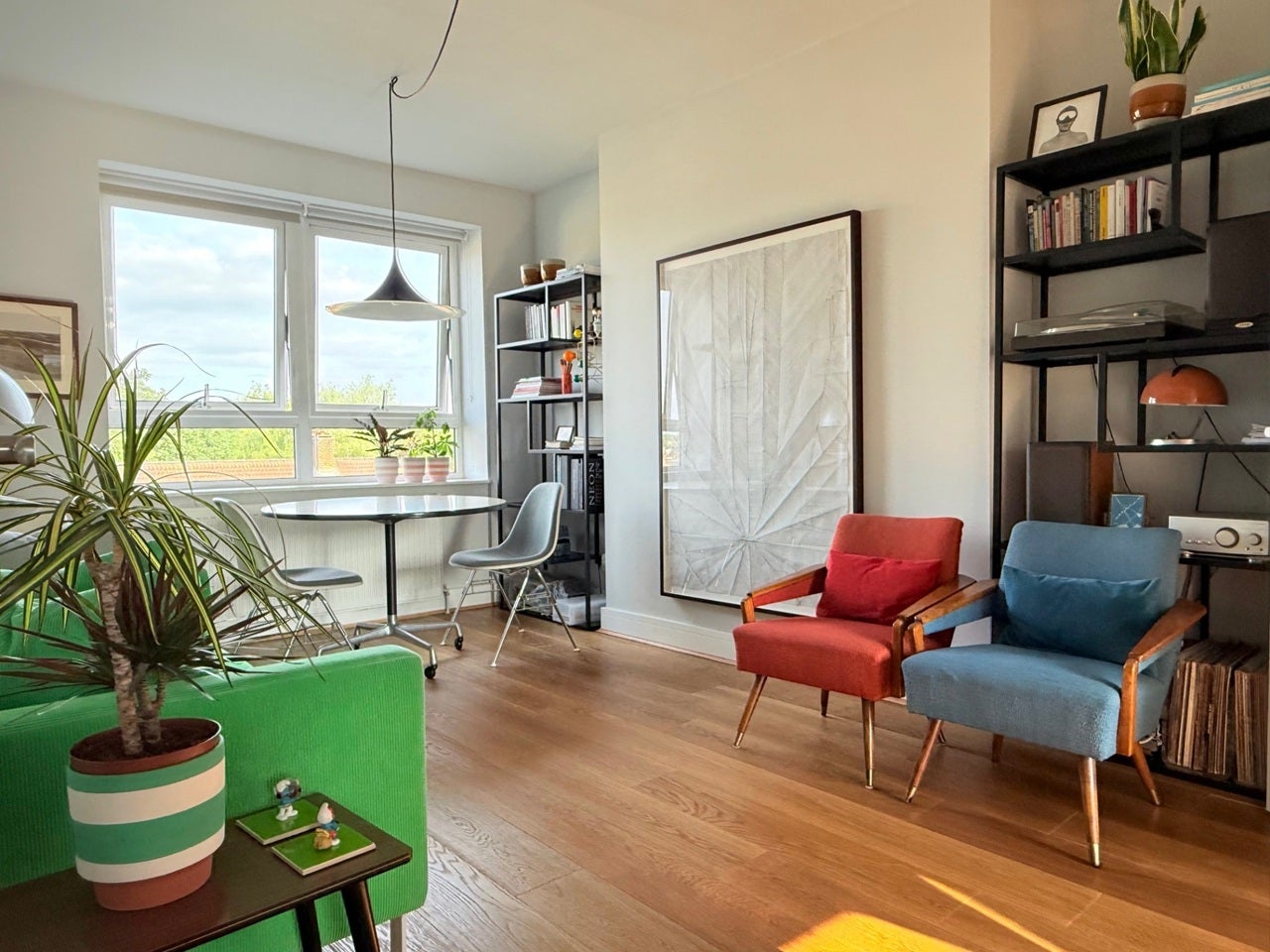 Flat Knebworth Road in Greater London
