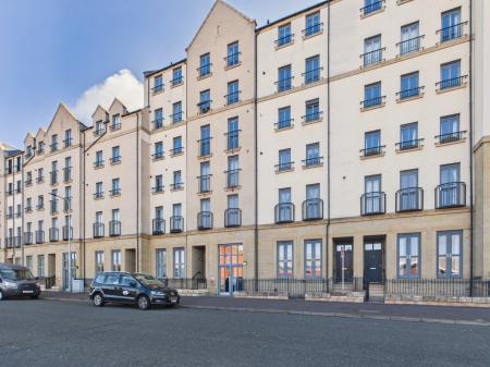 Flat Newhaven Place in City of Edinburgh