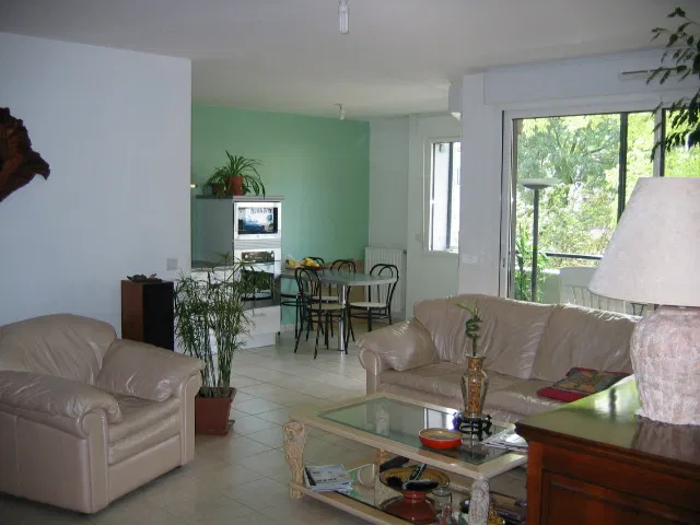 Chambre Rue Galilée à Villeurbanne
