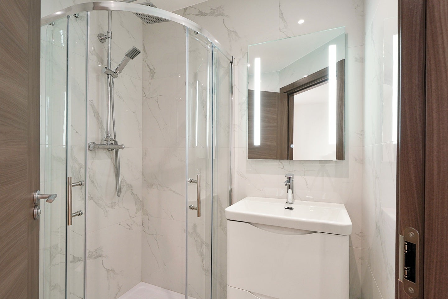 Flat Bushey Grove Road in Hertsmere