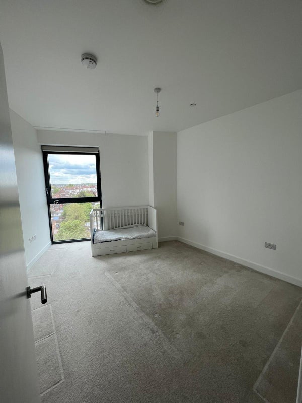 Room Wigginton Avenue in Greater London