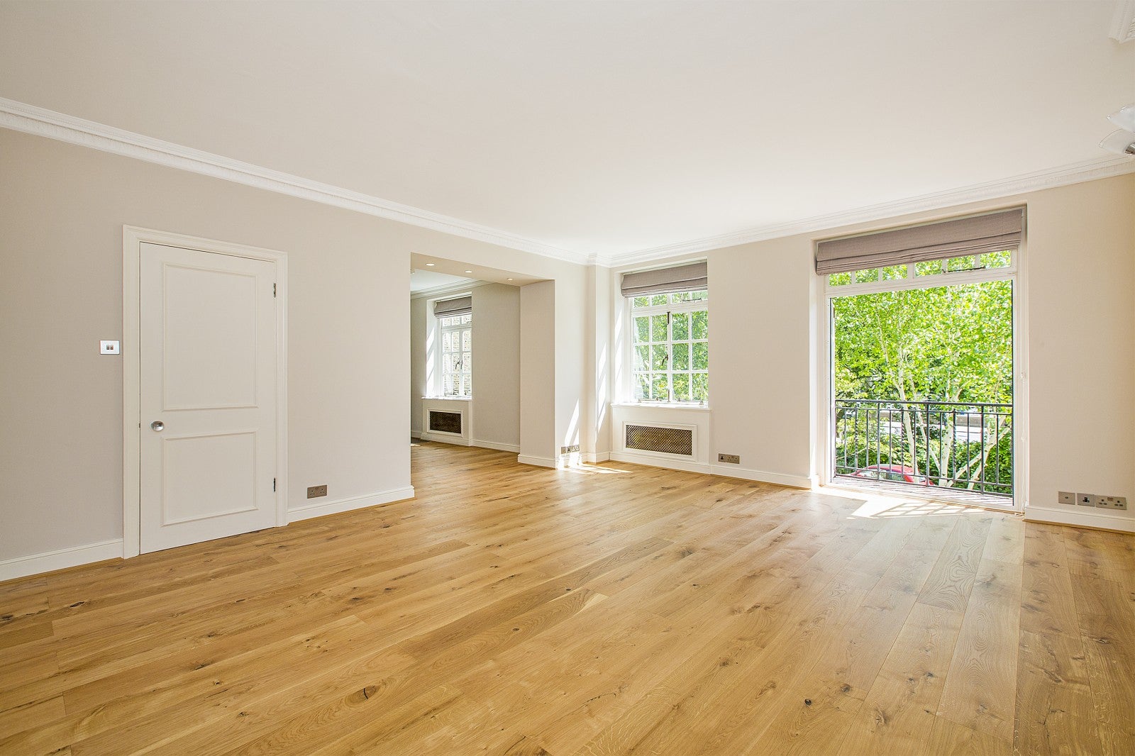Flat Cheyne Walk in Greater London