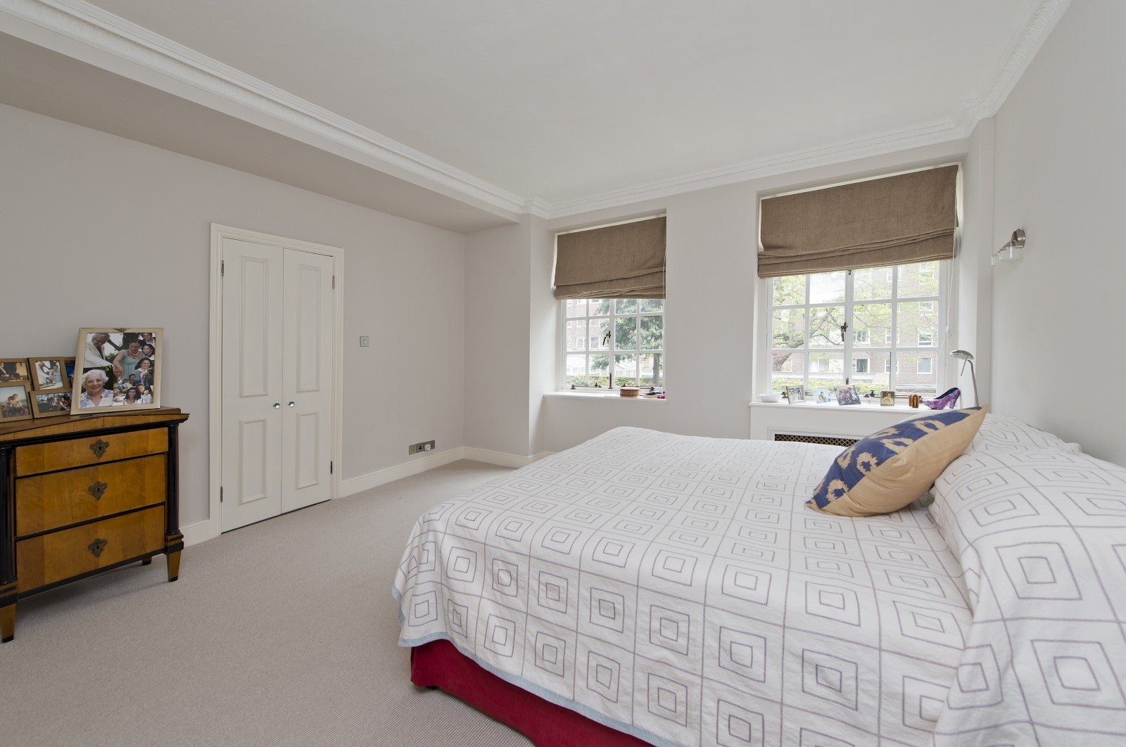 Flat Cheyne Walk in Greater London
