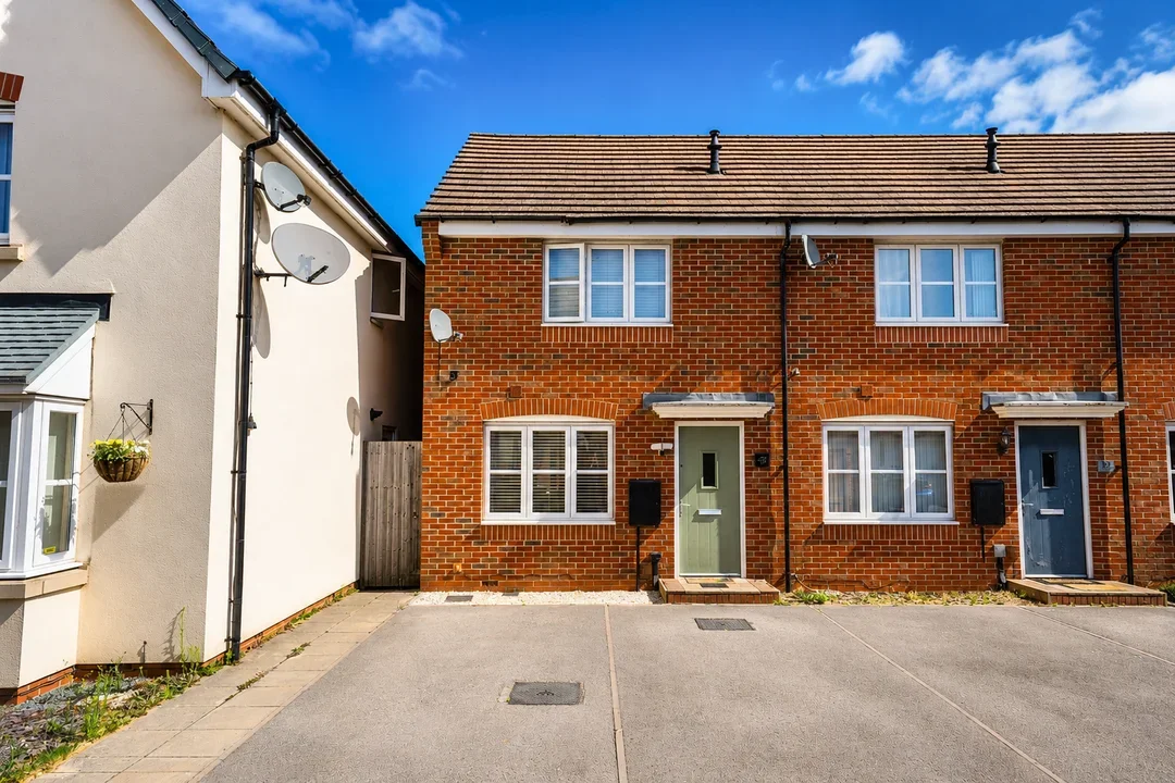 House Mallard Close in Leicester