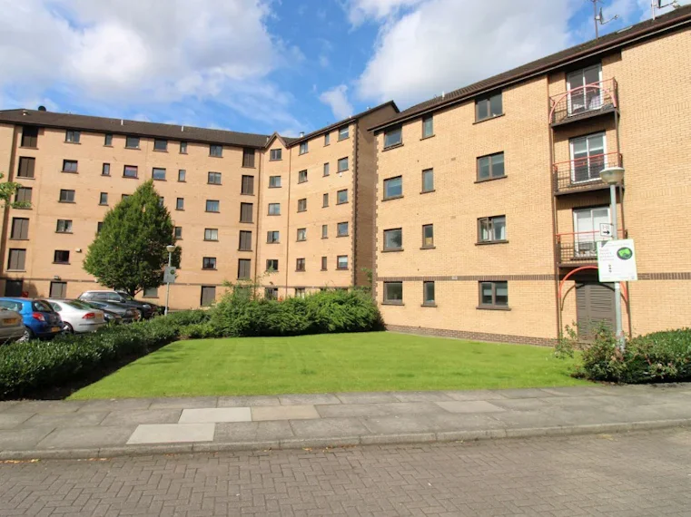 Flat Sir Michael Place in Paisley