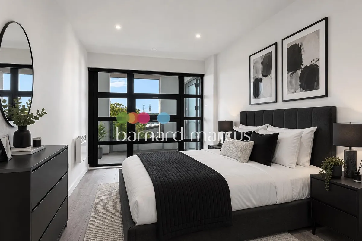 Flat Purley Way in Greater London