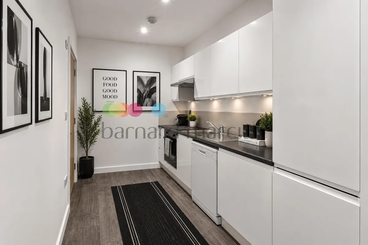 Flat Purley Way in Greater London