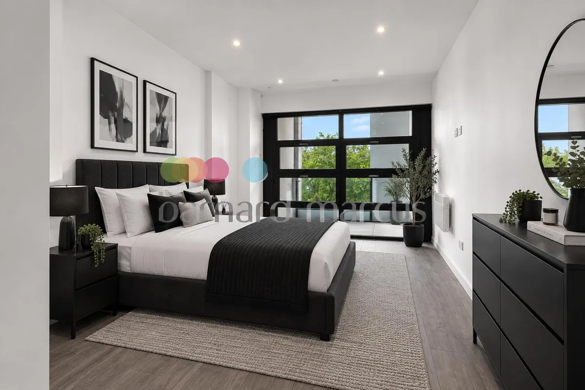 Flat Purley Way in Greater London