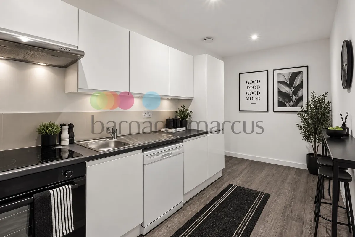 Flat Purley Way in Greater London